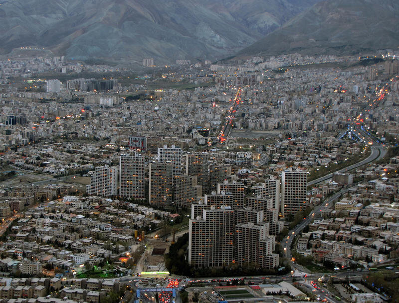 افت ۲۴ درصدی معاملات در آخرین ماه از سال 1398