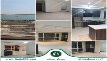 140 متر 3 خواب  ویو کامل دریاچه چیتگر