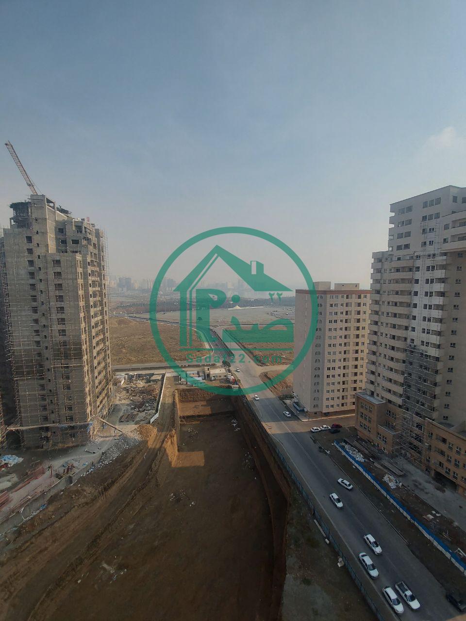 زمین در حال ساخت