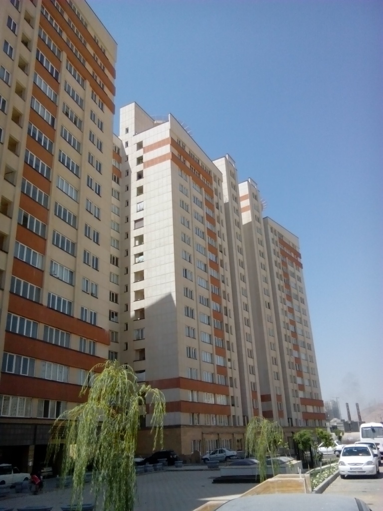 حدود قیمت آپارتمان حوالی میدان راه آهن چقدر است؟