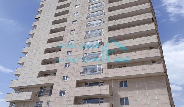 معرفی برج زمرد دریاچه